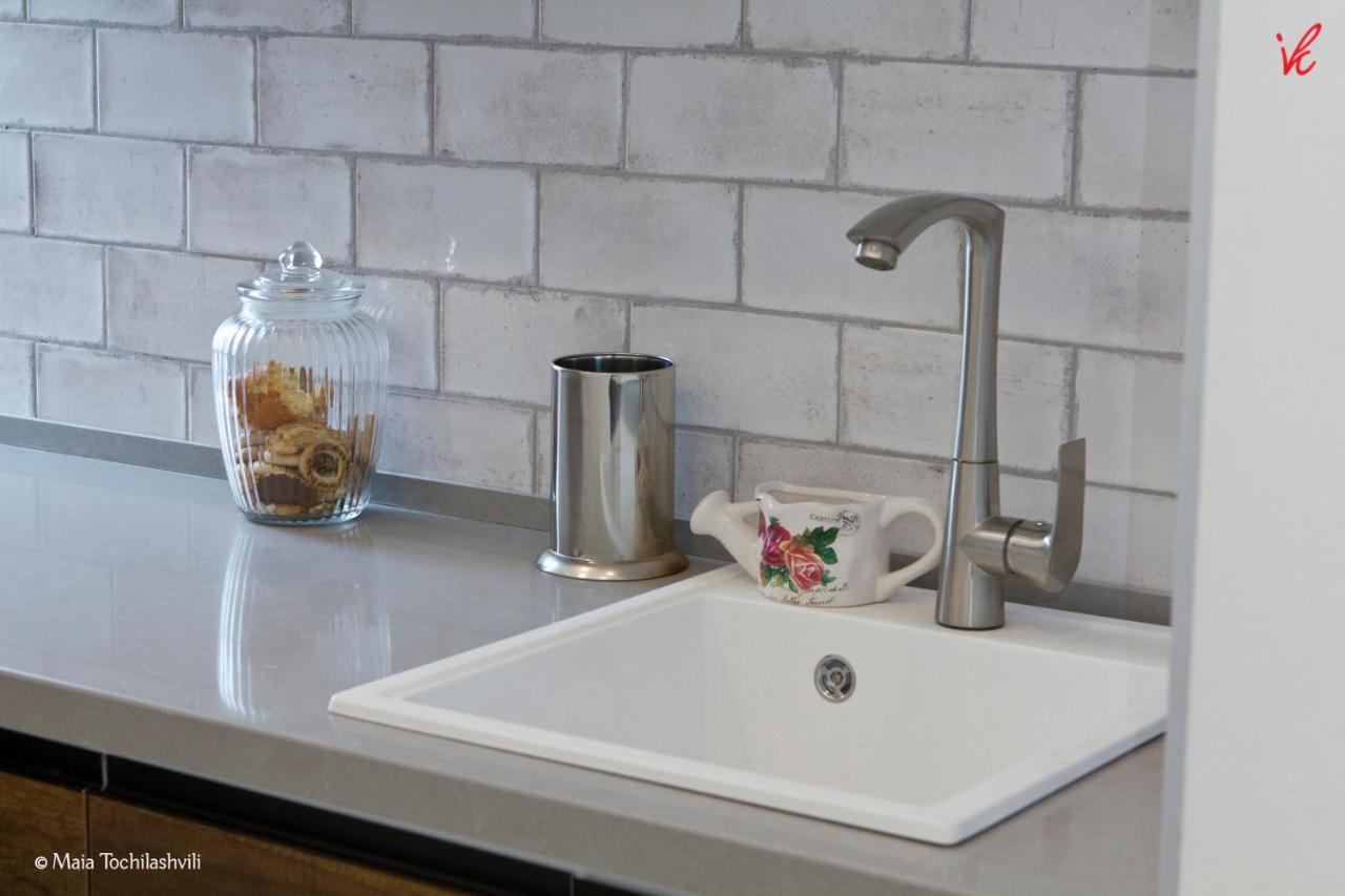 Sameba Bell, Luxury Apartment Tbilisi Buitenkant foto