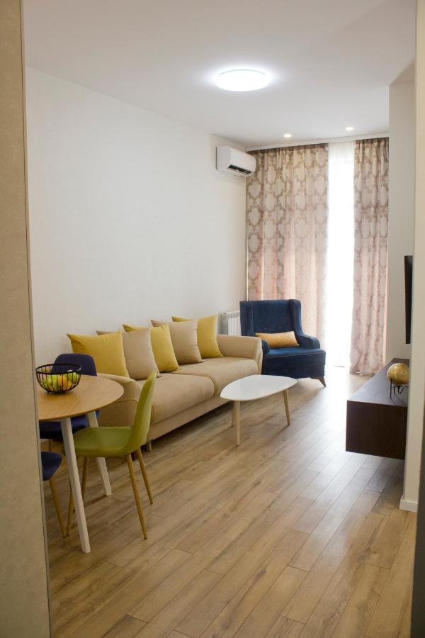Sameba Bell, Luxury Apartment Tbilisi Buitenkant foto