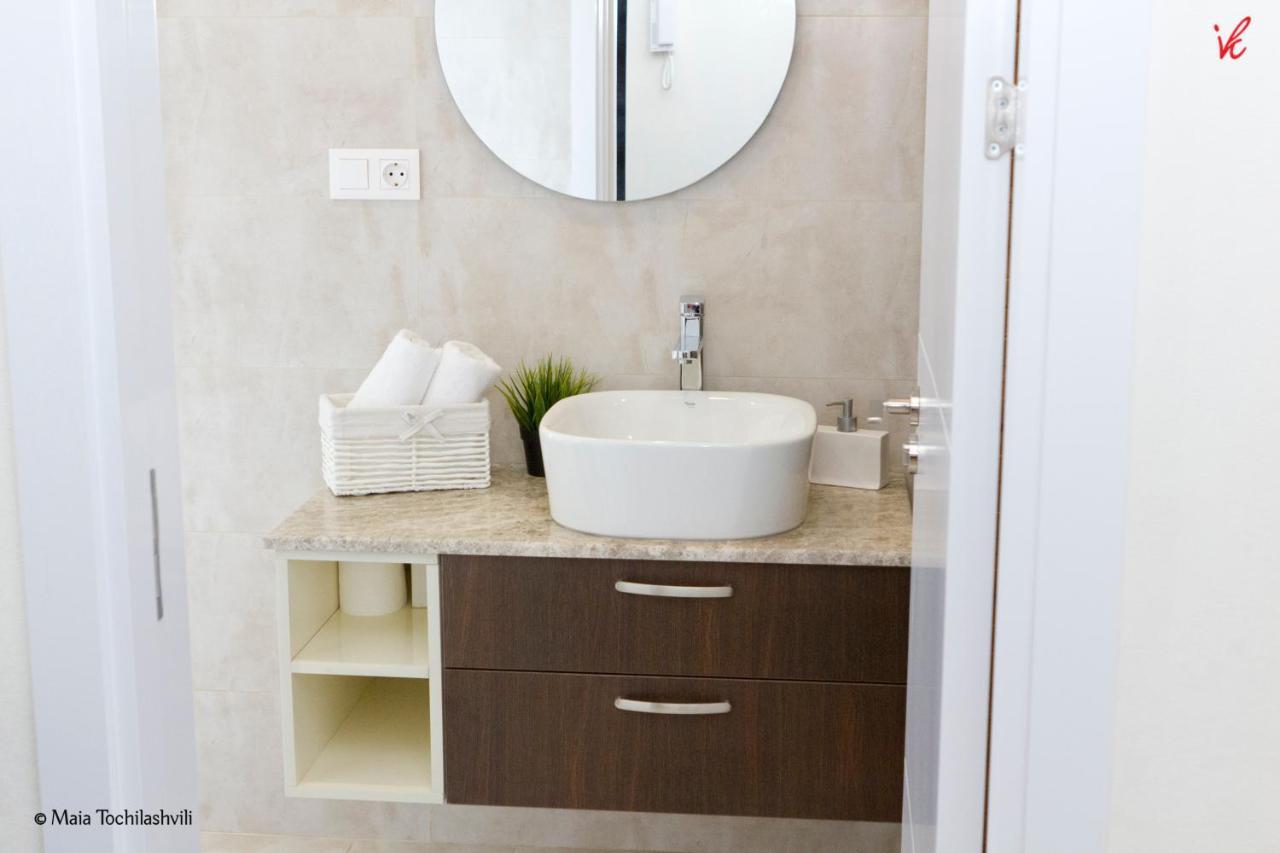 Sameba Bell, Luxury Apartment Tbilisi Buitenkant foto